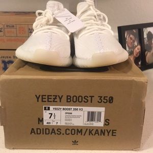 Yeezy boost 350 v2 White size 7.5